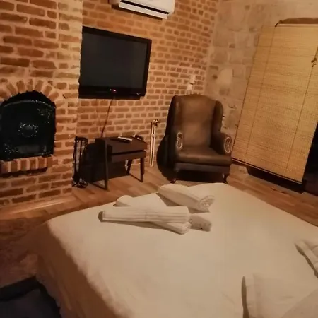 Azra Konuk Evi Restoran *