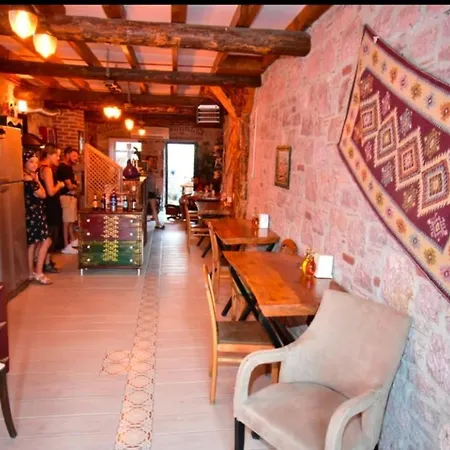 Azra Konuk Evi Restoran Penzion Küçükköy